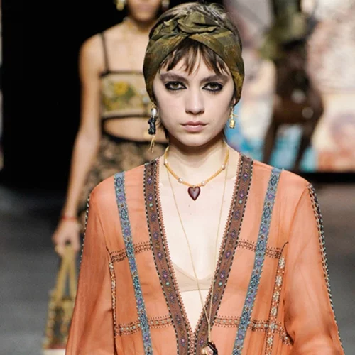 Ετοιμάζεις βαλίτσα; | Τα καφτάνια που δεν πρέπει να λείπουν από τα beach looks των διακοπών σου