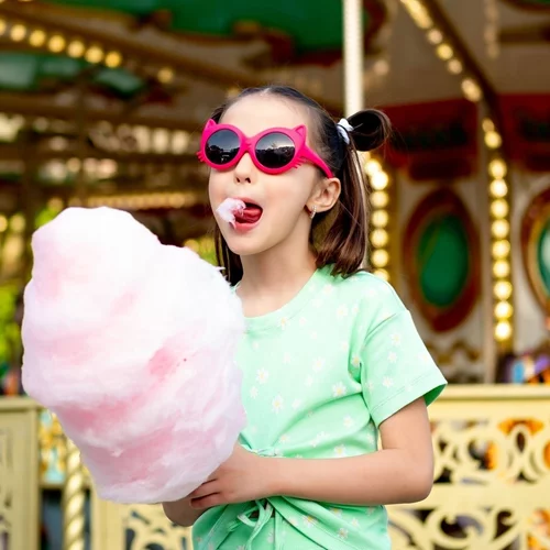 "Κι εμείς τρώγαμε γλυκά..." | Η παιδίατρος εξηγεί γιατί ειδικά τα σημερινά παιδιά πρέπει να αποφεύγουν τα γλυκά