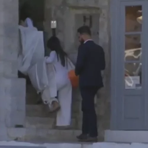 Τόνια Σωτηροπούλου | Τα πρώτα πλάνα από το MI-RŌ νυφικό της και το κεντημένο με πέρλες πέπλο