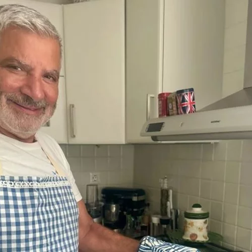 Ο Γιώργος Πατούλης φωτογραφίζεται με την νεότερη σε ηλικία πεθερά του: Γαμπρός και πεθερά μαζί σε εκδήλωση