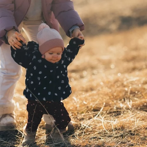 Η Ελένη Τσολάκη μόλις δέχτηκε τα τέλεια παπούτσια για την κόρη της – Είναι από ελληνικό brand