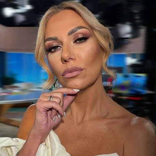 Τίνα Μεσσαροπούλου | Το off shoulder φόρεμα που έδειξε την μεγάλη αλλαγή στο σώμα της