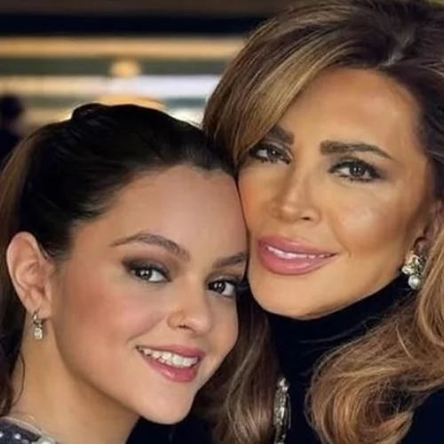 Η Μαριτίνα Ντενίση μας ανοίγει το υπνοδωμάτιό της - Αρχοντικό, στο χρώμα της μέντας