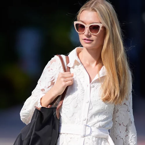 Τα λάθη που κάνεις και τα μαλλιά σου "λαδώνουν" πιο γρήγορα