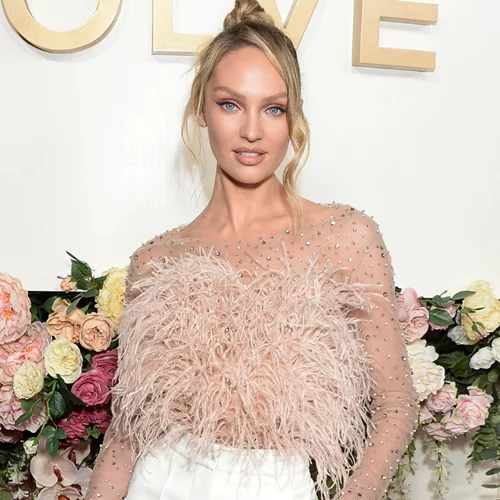 Η λευκή φούστα είναι το hero item του καλοκαιριού | Πώς θα τη φορέσεις