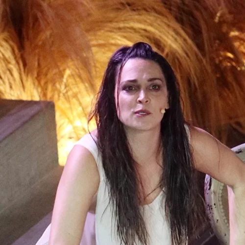 Μαίρη Μηνά | Εξηγεί γιατί αποχώρησε από την παράσταση "Ανθρωποι και Ποντίκια" του Μπισμπίκη