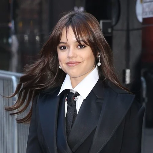 Wednesday Bangs | Η νέα εκδοχή των curtain bangs είναι ακόμα πιο κολακευτική για όλες