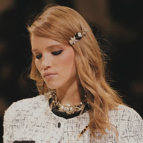 Η τάση στα μαλλιά που όλες οι fashionistas ακολουθούν από σήμερα