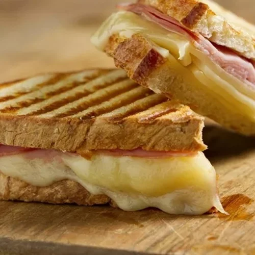 Τελικά είναι το τοστάκι το ιδανικό βραδινό για όσους προσέχουν τη διατροφή τους; Σου έχουμε 5 εξίσου ελαφριές - και ίσως πιο χορταστικές- εναλλακτικές