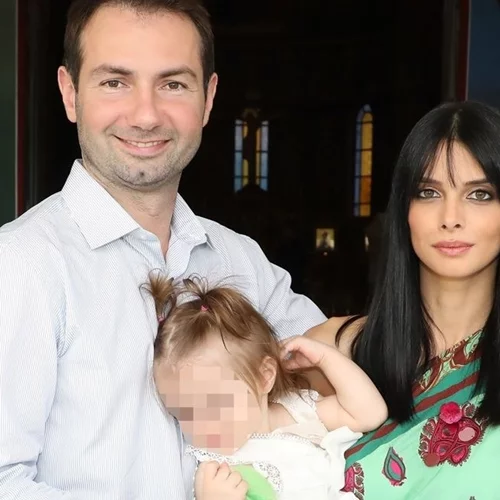 "Δεν θα ξυπνούσε, αν κοιμόταν" | Η εξομολόγηση της Άννας Μπεζάν για την υγεία της κόρης της μετά τη γέννησή της