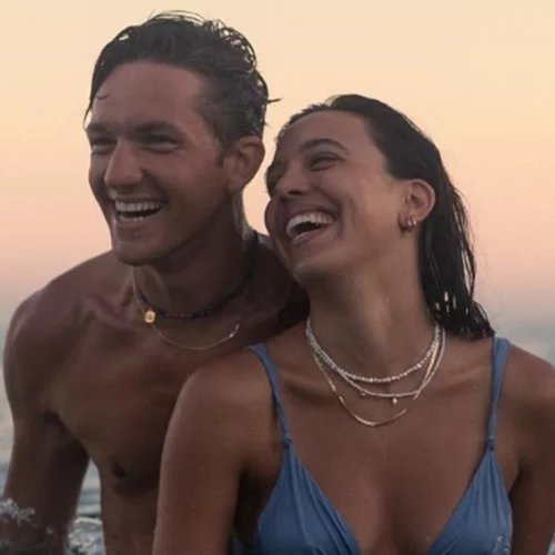 Μιχαήλ Ταμπακάκης – Σάντυ Χατζηιωάννου | Οι φωτογραφίες από τις κοινές διακοπές του ζευγαριού στην Τήνο