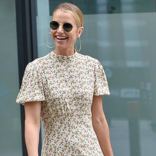 10 μακριά φορέματα από τα Zara που θα καλύψουν κάθε περίσταση