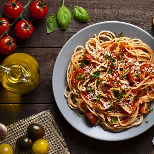 Μακαρονάδα ναπολιτάνα σε 15 λεπτά | Η αυθεντική ιταλική συνταγή του Άκη Πετρετζίκη