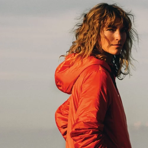 Η Max Mara παρουσιάζει τη συλλογή The Cube Cameluxe | Τα πολυτελή μπουφάν με πράσινο πρόσημο