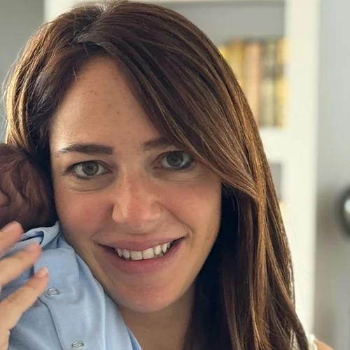 Δόμνα Μιχαηλίδου: "Δεν ήξερα τι θα πει να είσαι μητέρα. Ήξερα μόνο τι θα πει να έχεις μία"