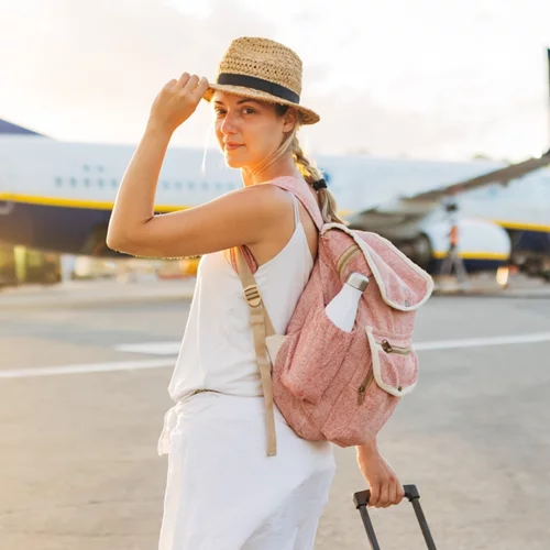 10 καλοκαιρινά κομμάτια που αξίζει να προσθέσεις στη βαλίτσα σου για το τριήμερο του Αγίου Πνεύματος