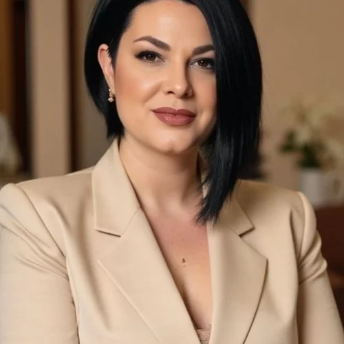 Σπάει εύκολα το μανικιούρ; Αυτά είναι τα must-have προϊόντα για κάθε nail artist