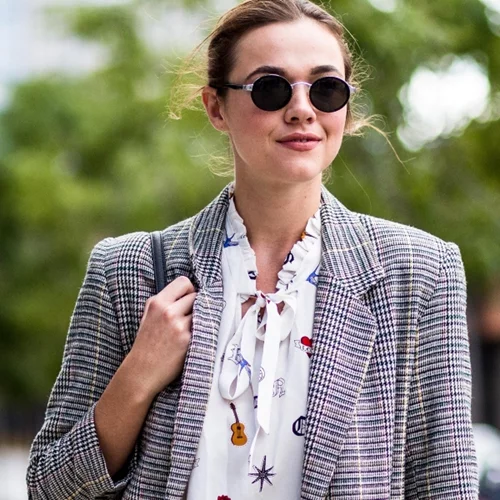 10 cool τρόποι για να φορέσεις το λευκό παντελόνι την άνοιξη