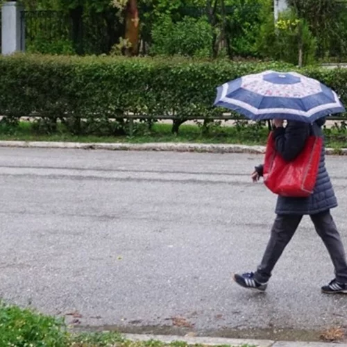 Αίθριος ο καιρός με νεφώσεις και τοπικές βροχές - Σε ποιες περιοχές θα χρειαστεί ομπρέλα