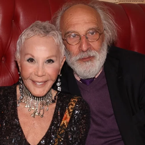 Eρωτευμένος o Αλέξανδρος Λυκουρέζος με νεαρή ηθοποιό - Τα κοινά κλικ