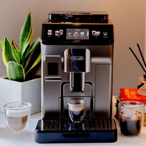Ζήσε την Perfetto εμπειρία καφέ με την πλήρως αυτόματη μηχανή Eletta Explore της De'Longhi