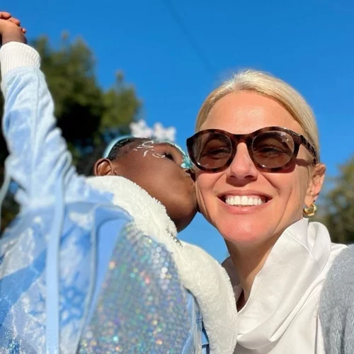 Η Χριστίνα Κοντοβά μας δείχνει το αγαπημένο παραμύθι της κόρης της, Ada