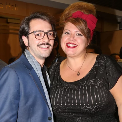 Η Αντιγόνη Πάντα Χάρβα φωτογραφίζει την ουλή από την υστερεκτομή και στέλνει ηχηρό μήνυμα σε όλες τις γυναίκες