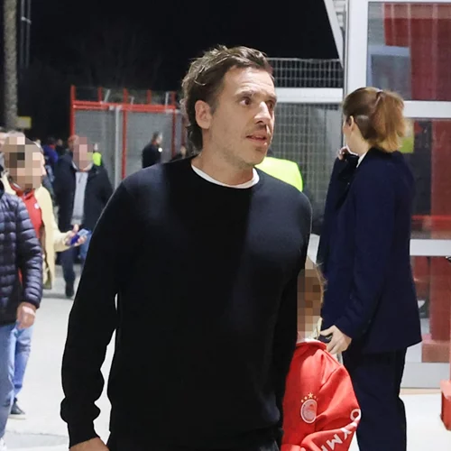 Σάββας Θεοδωρίδης | Στο γήπεδο ο γιος της Δούκισσας Νομικού μαζί με τον πατέρα του, Δημήτρη