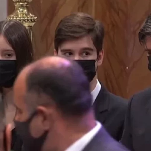 Απαρηγόρητοι ο σύζυγος και τα παιδιά της Φώφης Γεννηματά στην κηδεία- Με δάκρυα στα μάτια