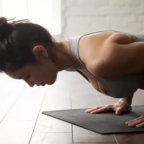 Κάψε λίπος, χτίσε μυς | Γιατί όλο και περισσότεροι εγκαταλείπουν τα βάρη για την καλλισθενική;