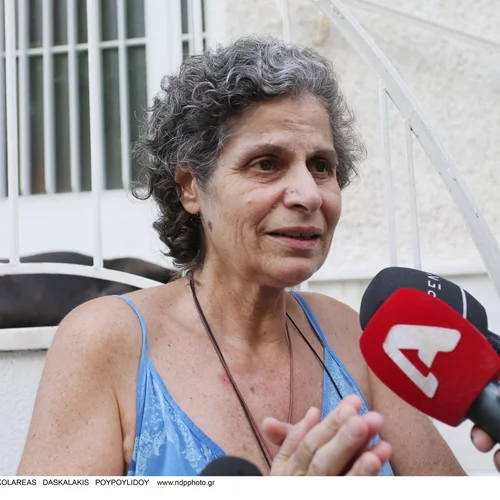 Απούσα η Μαργαρίτα Θεοδωράκη από την τελετή αποχαιρετισμού του Μίκη- Δεν ήταν στη Μητρόπολη