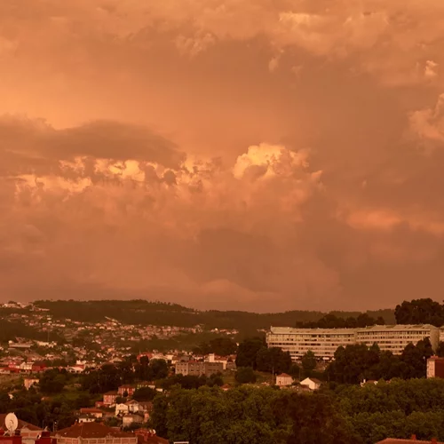 "Κοκτέιλ" ζέστης και αφρικανικής σκόνης έως τα μέσα της επόμενης εβδομάδας - Πού θα σημειωθούν λασποβροχές