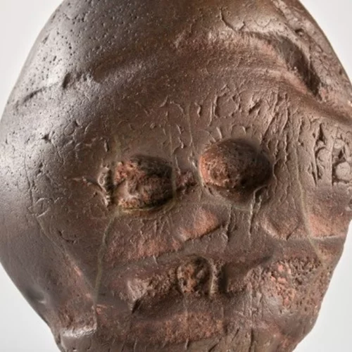 "Οι απαρχές της γλυπτικής. Αρχαιολογικά ευρήματα από τον Παλαιό Κόσμο και τη Λέσβο 2,5 εκατομμύρια έως 50.000 χρόνια πριν από σήμερα", στο Μουσείο Μπενάκη