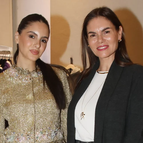 Η Μιράντα Πατέρα με ζεστή γούνα και τα παπούτσια που έχεις στη συλλογή σου