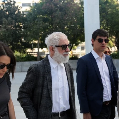 Δίκη Πέτρου Φιλιππίδη | "Δεν πιστεύω ότι ο Πέτρος έκανε κάτι τόσο βλαβερό" κατέθεσε η Βάνα Μπάρμπα ως μάρτυρας υπεράσπισης