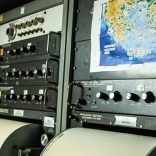 Μπαράζ μικρών αλλά επιφανειακών σεισμών στην Αττική | 4,2 Ρίχτερ στην Κάρπαθο