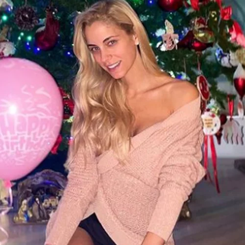 Γενέθλια για τη Δούκισσα Νομικού | Η φωτογραφία με τα παιδιά της, η ηλικία της και οι δύο τούρτες