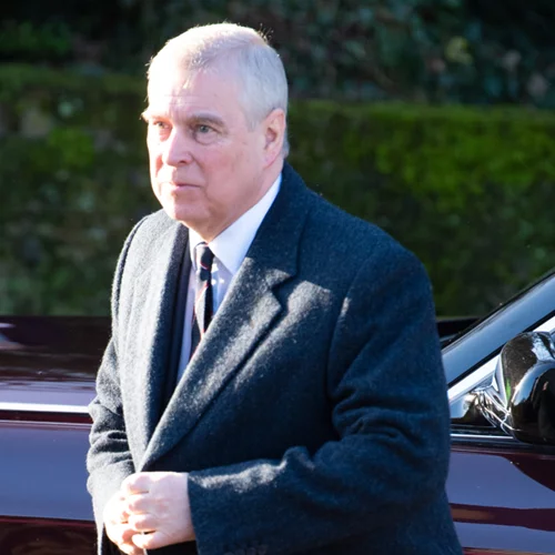 Ο πρίγκιπας Κάρολος συμβούλευσε τον πρίγκιπα Andrew να εξαφανιστεί