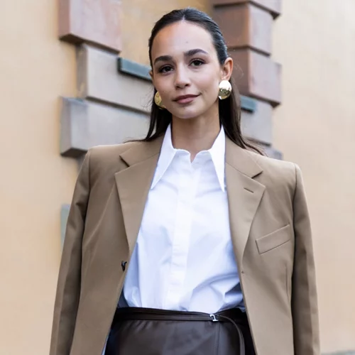 5 κομψά χτενίσματα που είναι ιδανικά για μια ορκωμοσία