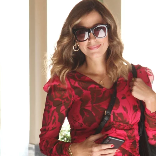 To it πανωφόρι από το Η&Μ που θα μας συντροφεύσει την άνοιξη | Το φόρεσε και η Κατερίνα Παπουτσάκη