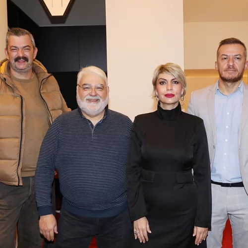 Όταν οι "Chasers" του ομώνυμου διάσημου τηλεπαιχνιδιού πόζαραν μαζί σε κοσμικό event