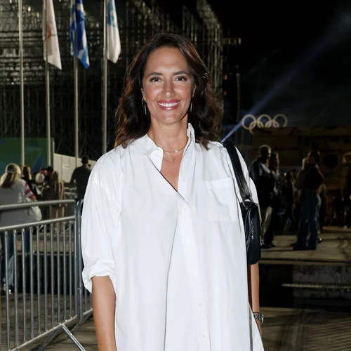 Η Νόνη Δούνια υποδέχεται τη Ρία της από το εξωτερικό - Η μοναδική προετοιμασία