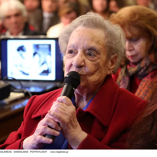 Δύσκολες ώρες για την Ροζίτα Σώκου | Δίνει μάχη για τη ζωή της μετά από διπλό εγκεφαλικό