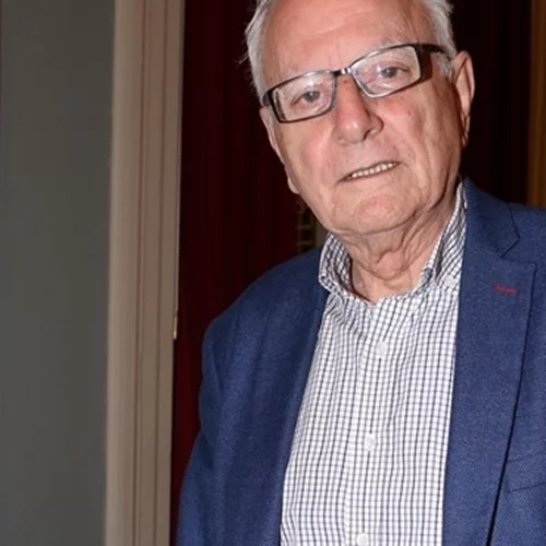 Κώστας Χαρδαβέλλας | "Έχασε τη φωνή του μέσα σε μια νύχτα"