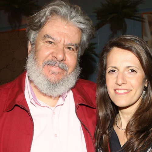 Βασίλης Χαλακατεβάκης - Δέσποινα Μαραγκουδάκη | Πλάνα από το μόνιμα στολισμένο σπίτι τους στο Γαλάτσι