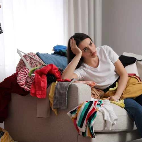 Πώς θα οργανώσεις σωστά την καλοκαιρινή γκαρνταρόμπα