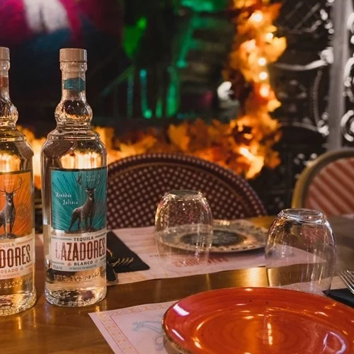 Ο Manny Hinojosa σύστησε την tequila Cazadores στην Ελλάδα