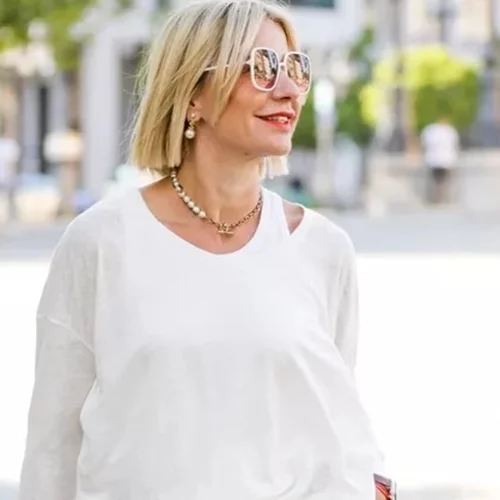 Κομψή τον Αύγουστο | Τα καλύτερα looks με παντελόνι για γυναίκες άνω των 50