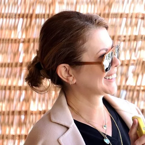 Η Σοφία Αλιμπέρτη κάνει φθινοπωρινές διακοπές στην πανέμορφη Κέρκυρα