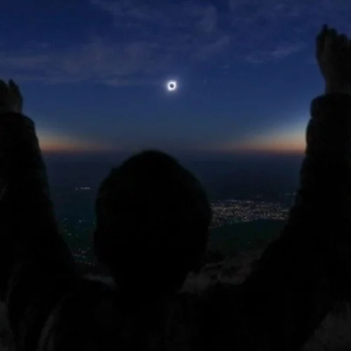 Μια Τεξανή έχει ταξιδέψει σε όλον τον κόσμο για να δει κάθε ηλιακή έκλειψη από το 1998